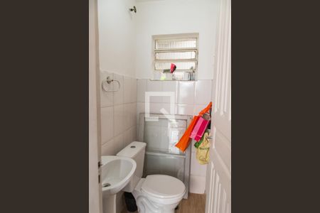 Casa para alugar com 181m², 3 quartos e 4 vagas Casa para alugar com 181m², 3 quartos e 4 vagasBanheiro de serviço