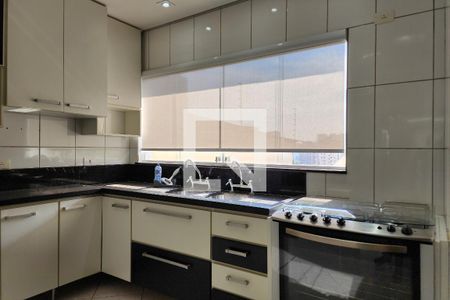 Casa à venda com 226m², 3 quartos e 3 vagas Casa à venda com 226m², 3 quartos e 3 vagasCozinha