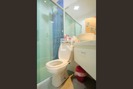 Casa de condomínio à venda com 230m², 4 quartos e 3 vagasBanheiro Social