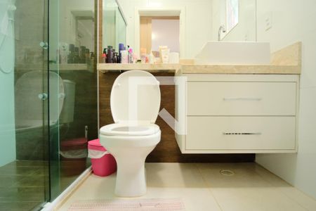 Casa de condomínio à venda com 230m², 4 quartos e 3 vagasBanheiro da Suíte 1