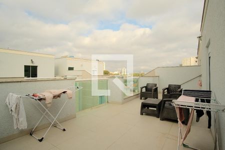 Casa de condomínio à venda com 230m², 4 quartos e 3 vagasTerraço