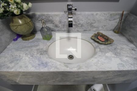 Casa para alugar com 300m², 4 quartos e 4 vagasBanheiro Social