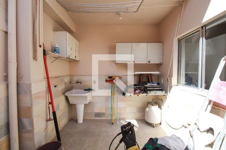 Casa à venda com 120m², 3 quartos e sem vagaÁrea de Serviço