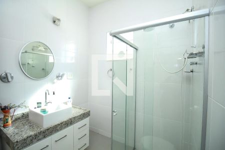 Casa à venda com 120m², 3 quartos e sem vagaBanheiro