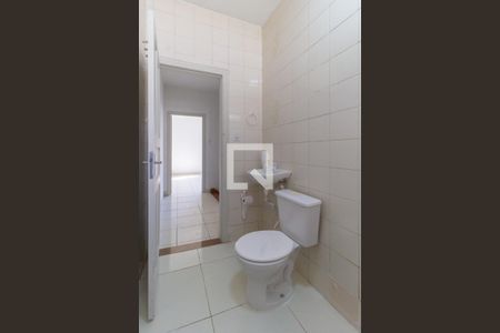 Casa para alugar com 80m², 2 quartos e 1 vaga Casa para alugar com 80m², 2 quartos e 1 vagaBanheiro