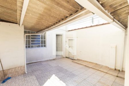 Casa para alugar com 80m², 2 quartos e 1 vaga Casa para alugar com 80m², 2 quartos e 1 vagaQuintal