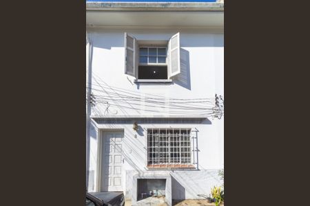 Casa para alugar com 80m², 2 quartos e 1 vaga Casa para alugar com 80m², 2 quartos e 1 vagaFachada