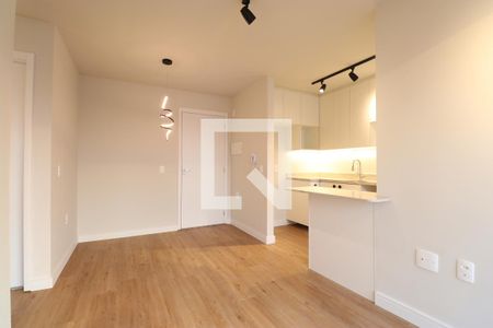 Sala de apartamento para alugar com 2 quartos, 55m² em Vila Anastácio, São Paulo