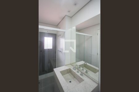 Banheiro de apartamento para alugar com 1 quarto, 27m² em Chácara Santo Antônio (zona Sul), São Paulo