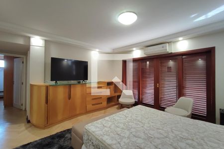 Casa à venda com 615m², 6 quartos e 6 vagasQuarto Suíte 4