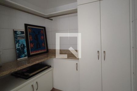 Casa à venda com 615m², 6 quartos e 6 vagasQuarto de Serviço