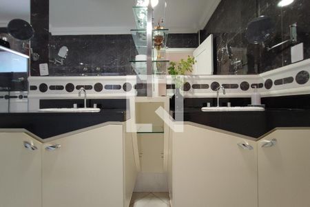 Casa à venda com 615m², 6 quartos e 6 vagasBanheiro Suíte 4