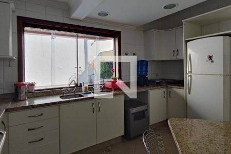 Casa à venda com 615m², 6 quartos e 6 vagasCozinha