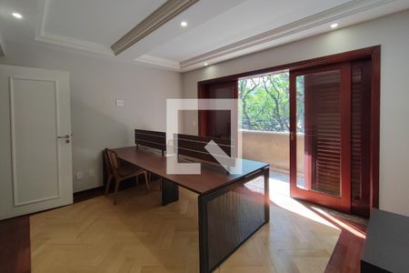 Casa à venda com 615m², 6 quartos e 6 vagasEscritório