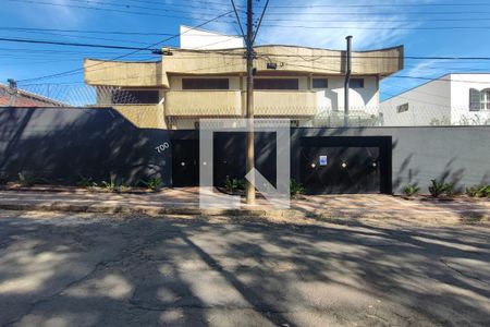 Casa à venda com 615m², 6 quartos e 6 vagasFachada