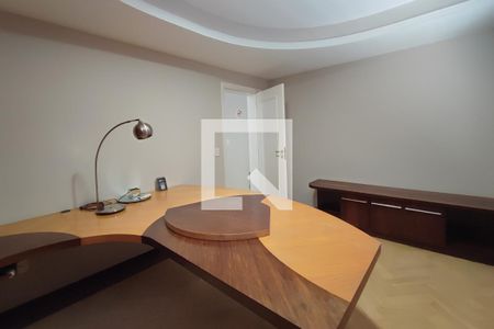 Casa à venda com 615m², 6 quartos e 6 vagasEscritório