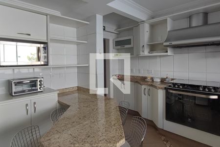 Casa à venda com 615m², 6 quartos e 6 vagasCozinha