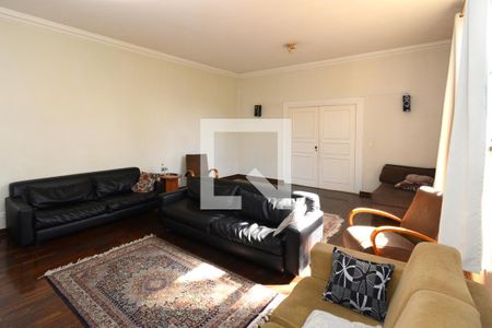 Casa à venda com 747m², 4 quartos e 6 vagasSala de TV