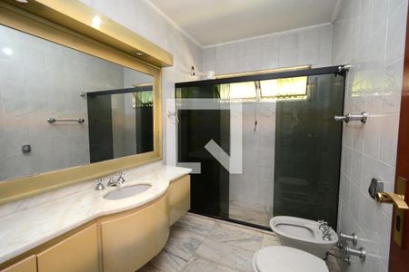 Casa à venda com 747m², 4 quartos e 6 vagasBanheiro da Suíte 3