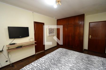 Casa à venda com 747m², 4 quartos e 6 vagasSuíte 2