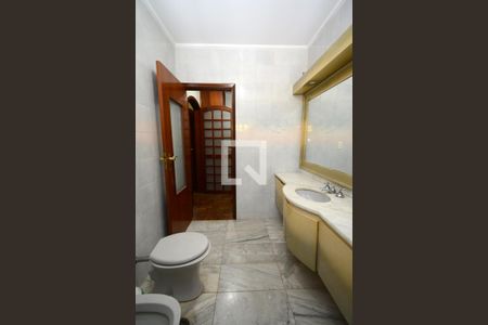 Casa à venda com 747m², 4 quartos e 6 vagasBanheiro da Suíte 3