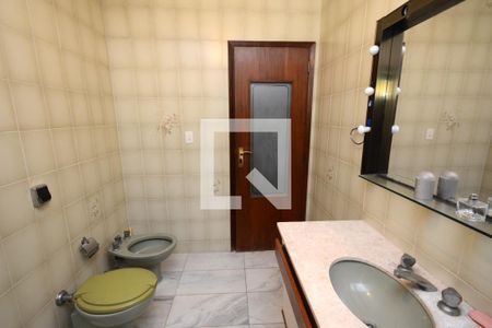 Casa à venda com 747m², 4 quartos e 6 vagasBanheiro da Suíte 4