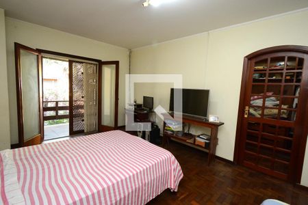 Casa à venda com 747m², 4 quartos e 6 vagasSuíte 4