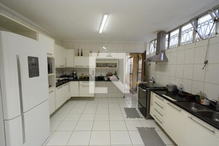 Casa à venda com 747m², 4 quartos e 6 vagasCozinha