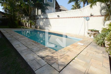 Casa à venda com 747m², 4 quartos e 6 vagasPiscina