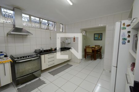 Casa à venda com 747m², 4 quartos e 6 vagasCozinha