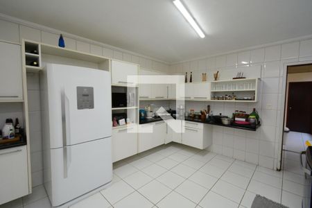 Casa à venda com 747m², 4 quartos e 6 vagasCozinha