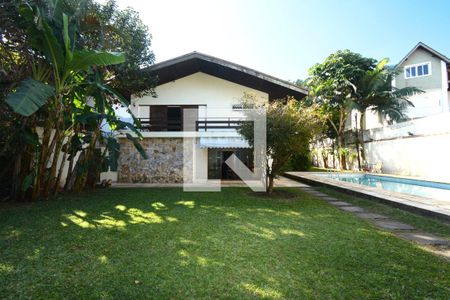 Casa à venda com 747m², 4 quartos e 6 vagasQuintal