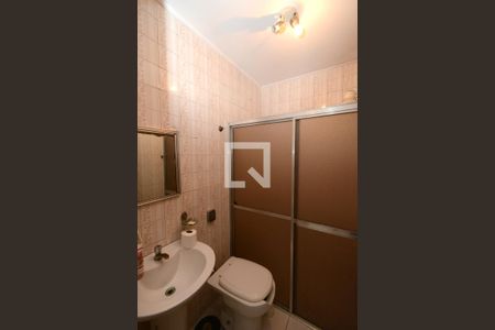 Casa à venda com 747m², 4 quartos e 6 vagasBanheiro de serviço