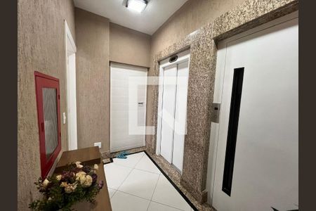 Apartamento à venda com 155m², 3 quartos e 2 vagas Apartamento à venda com 155m², 3 quartos e 2 vagasHall exclusivo do imovel