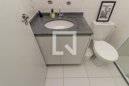Banheiro de apartamento para alugar com 1 quarto, 28m² em República, São Paulo