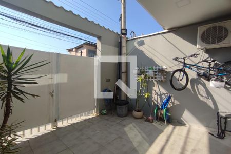 Casa de condomínio à venda com 132m², 2 quartos e 1 vagaGaragem