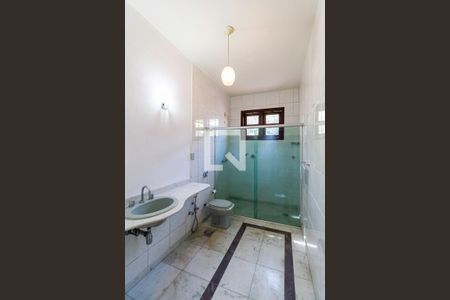 Casa para alugar com 506m², 3 quartos e 2 vagasBanheiro social 