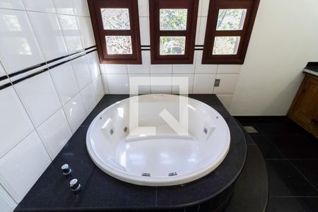 Casa para alugar com 506m², 3 quartos e 2 vagasBanheiro da suíte 