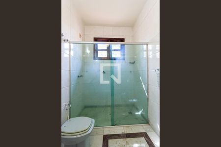 Casa para alugar com 506m², 3 quartos e 2 vagasBanheiro social 