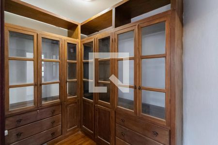Casa para alugar com 506m², 3 quartos e 2 vagasCloset da suíte