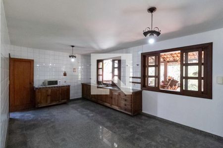 Casa para alugar com 506m², 3 quartos e 2 vagasCozinha