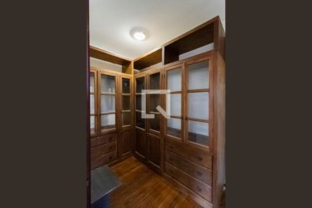 Casa para alugar com 506m², 3 quartos e 2 vagasCloset da suíte