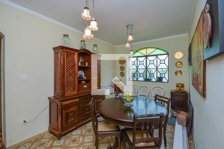 Casa à venda com 185m², 4 quartos e 2 vagas Casa à venda com 185m², 4 quartos e 2 vagasSala