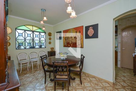 Casa à venda com 185m², 4 quartos e 2 vagas Casa à venda com 185m², 4 quartos e 2 vagasSala