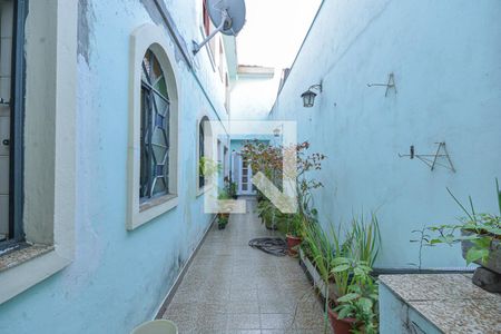 Casa à venda com 185m², 4 quartos e 2 vagas Casa à venda com 185m², 4 quartos e 2 vagasCorredor