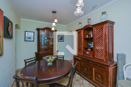 Casa à venda com 185m², 4 quartos e 2 vagas Casa à venda com 185m², 4 quartos e 2 vagasSala