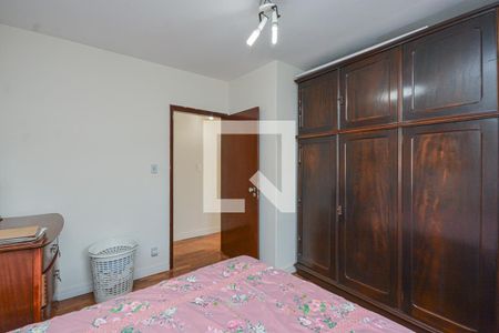 Casa à venda com 185m², 4 quartos e 2 vagas Casa à venda com 185m², 4 quartos e 2 vagasQuarto