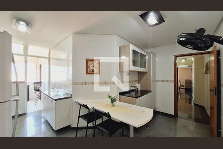 Apartamento para alugar com 132m², 3 quartos e 2 vagasCozinha