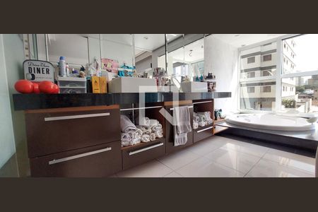 Apartamento à venda com 294m², 3 quartos e 3 vagasBanheiro Quarto 3 suíte