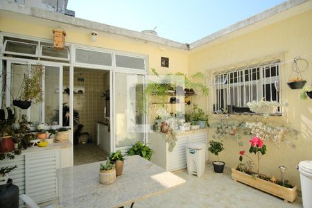 Casa à venda com 149m², 5 quartos e 2 vagasQuintal